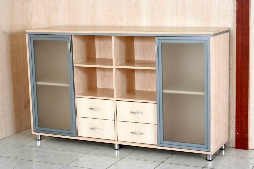 Storage cabinet